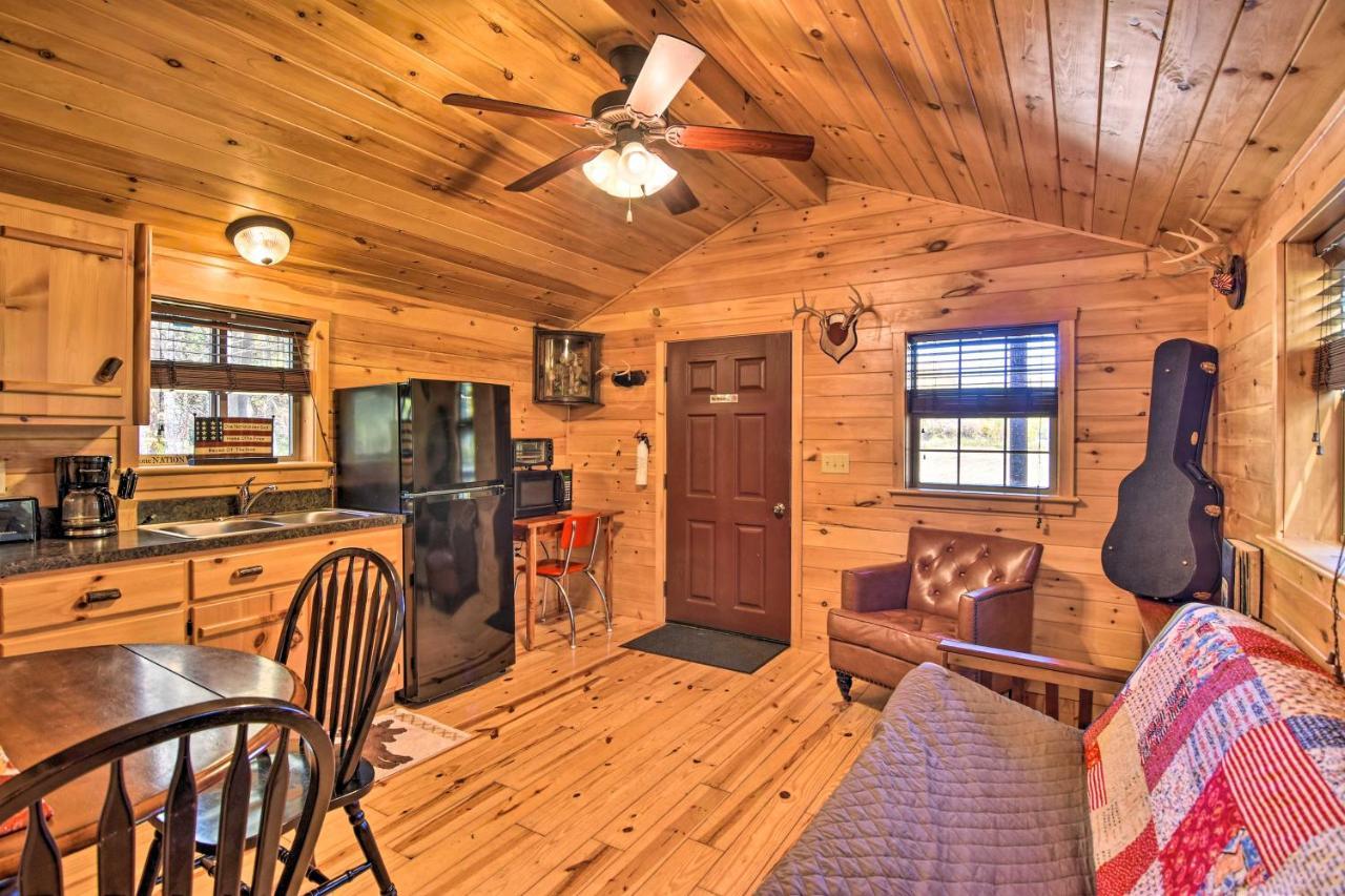 Rural Cabin Hideaway With Fire Pit And Mtn Views! Parsons 외부 사진