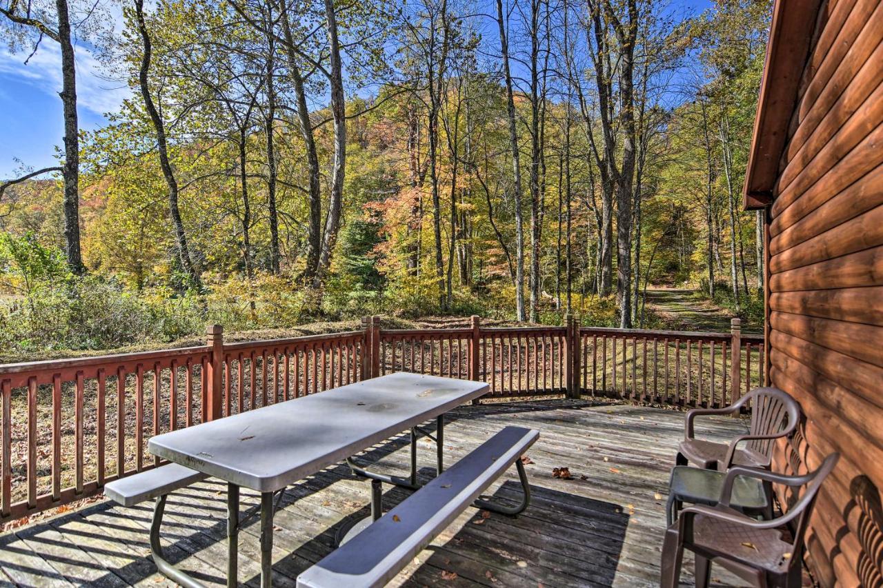 Rural Cabin Hideaway With Fire Pit And Mtn Views! Parsons 외부 사진