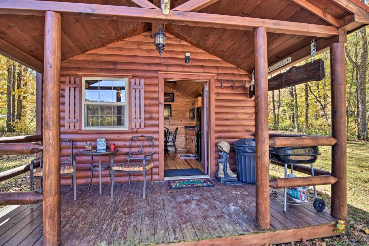 Rural Cabin Hideaway With Fire Pit And Mtn Views! Parsons 외부 사진